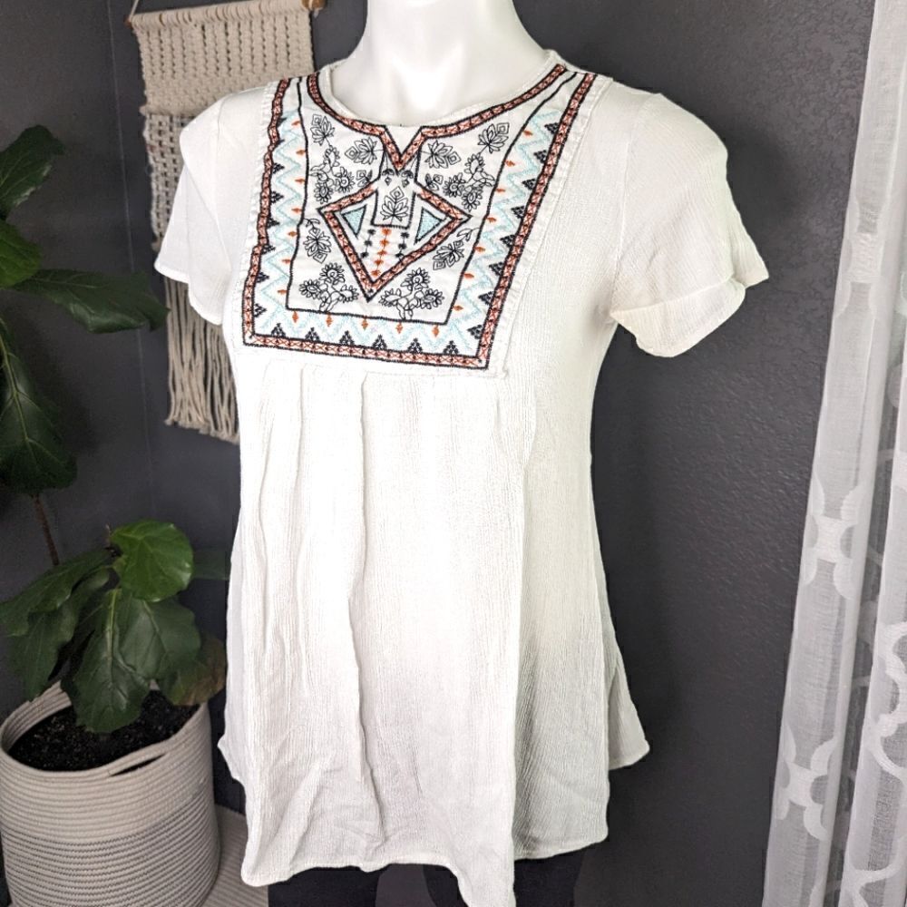 Boutique Embroidered Short Sleeve Blouse